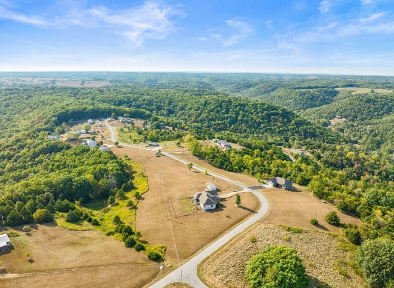 Building Photo - 710 Hilltop Vista Rd