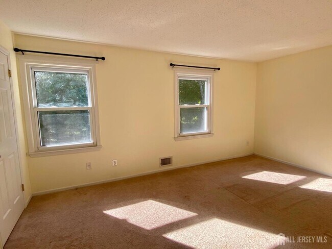 Building Photo - 22 Maddaket Ct