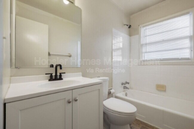 Building Photo - 3337 Houston St