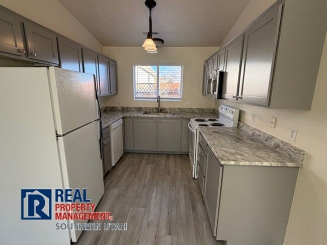 Building Photo - Remolded 3 Bedroom near Costco