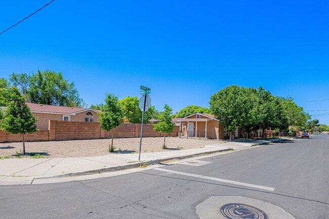 Building Photo - 704 Pacific Ave SW