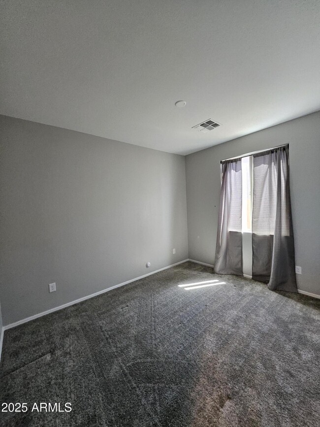 Building Photo - 10756 W Hadley St