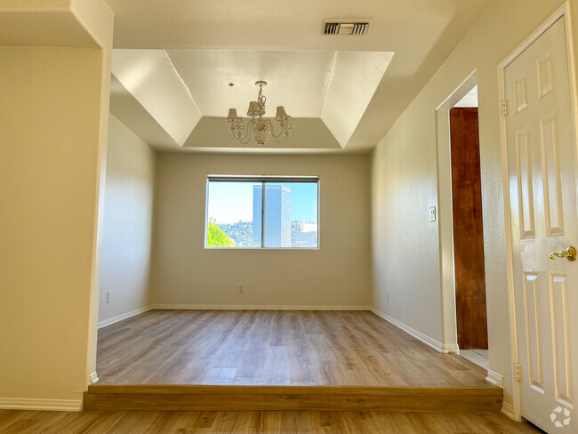 Building Photo - 10626 Valley Spring Ln