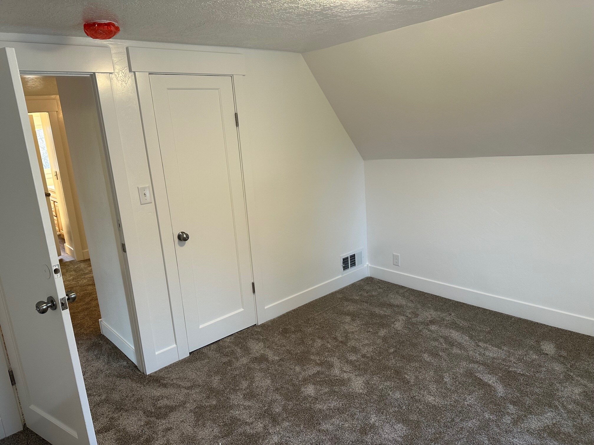 Building Photo - 479 W Center St