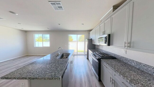 Building Photo - Beautiful Temecula Townhome | 3 Bedrooms | Prime Location | Move-In Ready!
