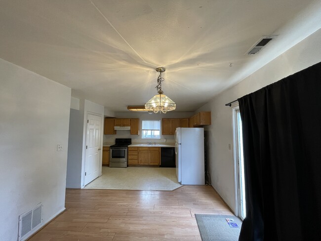 Building Photo - 780 Century Ln