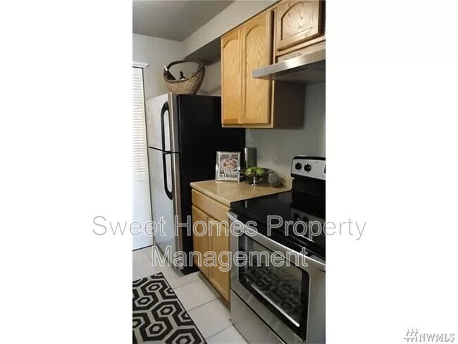 Building Photo - 12219 Bel-Red Road D102