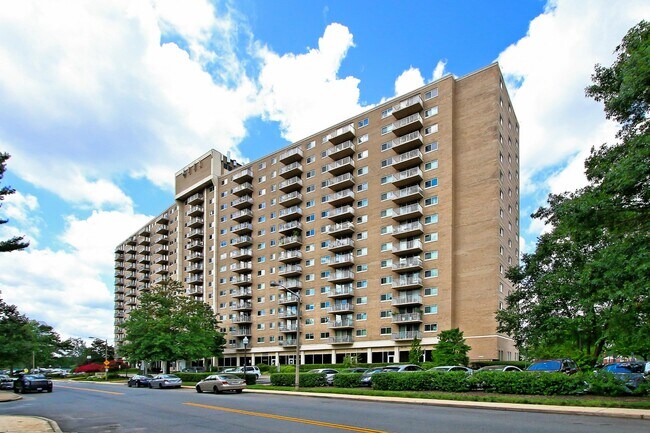 Building Photo - Martha Custis 319_