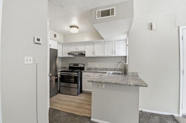 Building Photo - 1802 E 66th Pl