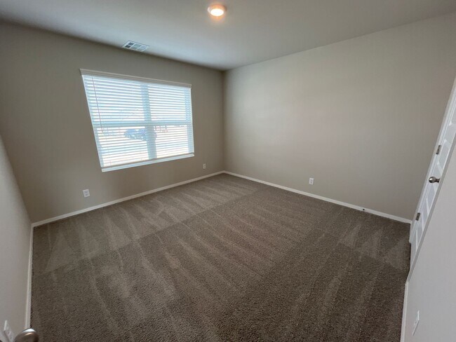 Building Photo - Pre-Leasing Now! Modern 3-Bedroom, 2-Bath Home in Red Plains