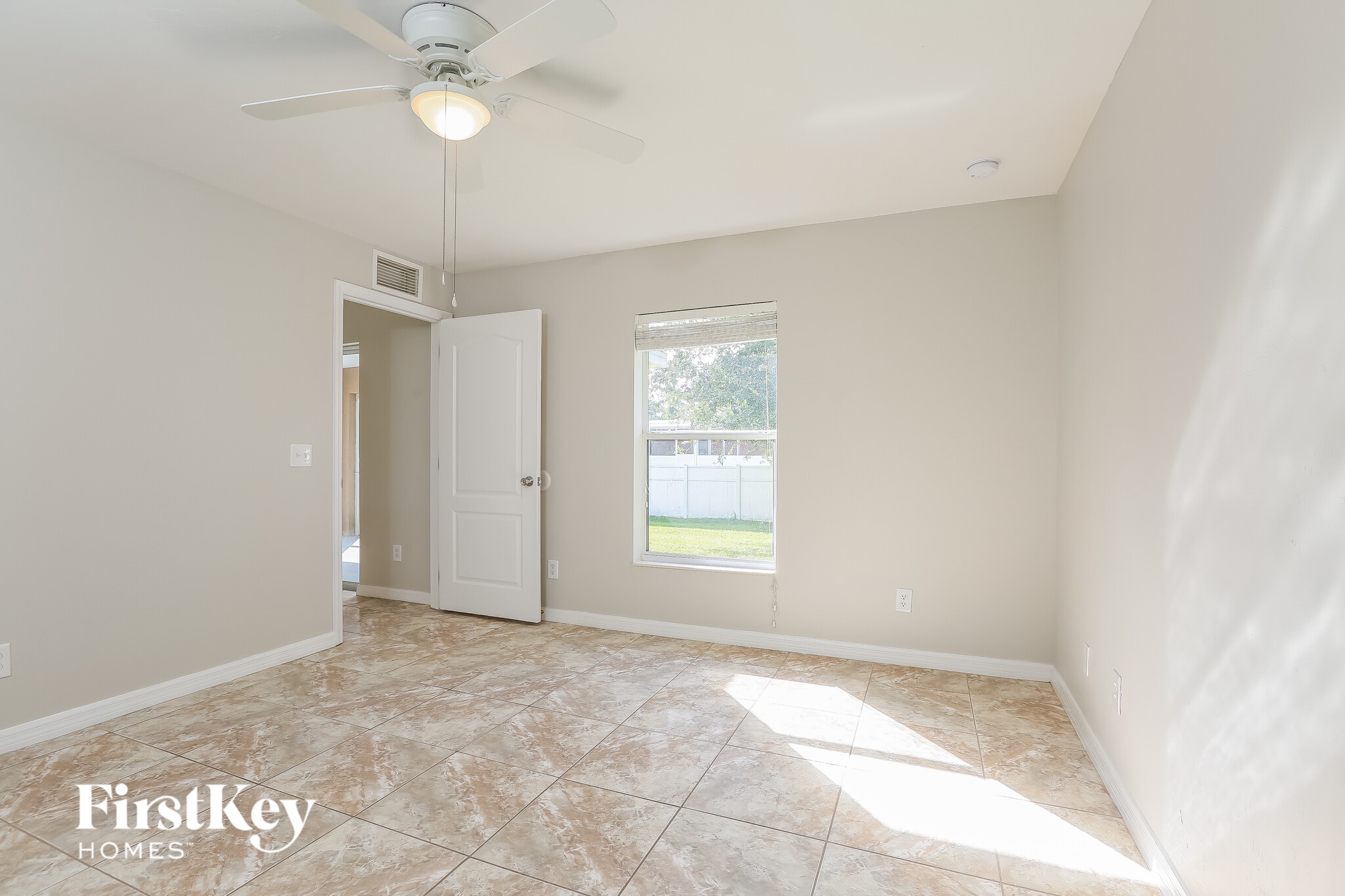 Building Photo - 538 Flamingo Ave S