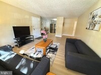 Building Photo - 27 Gilpin Ct