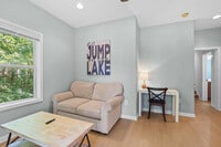 Building Photo - 204 Lake Breeze Ln