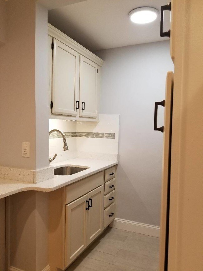 Building Photo - 140-17 84th Dr