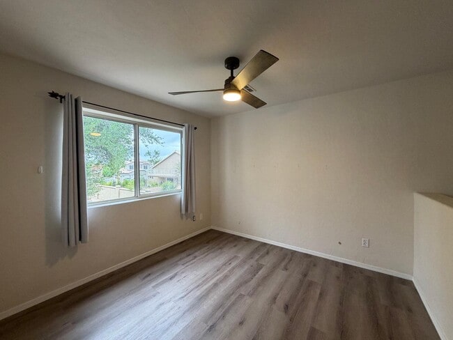 Building Photo - 902 S Surfside Dr