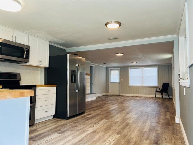 Building Photo - 501 25th Ave W