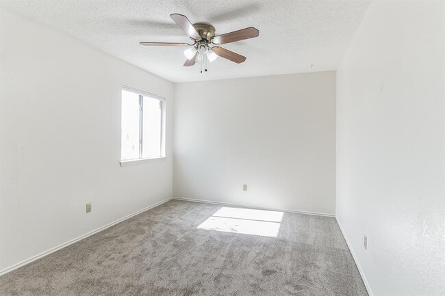 Building Photo - 7801 Callbram Ln