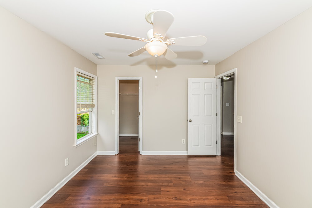 Building Photo - 6412 Willowlawn Dr