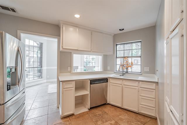 Building Photo - 16056 Chalfont Ct