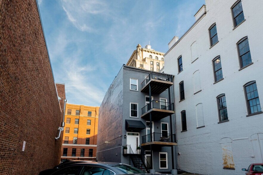 Building Photo - 800 Broadway-SI ID1624839P