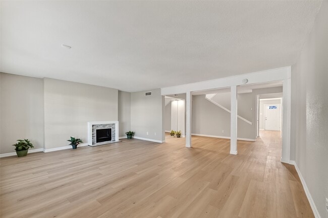 Building Photo - 781 Country Pl Dr