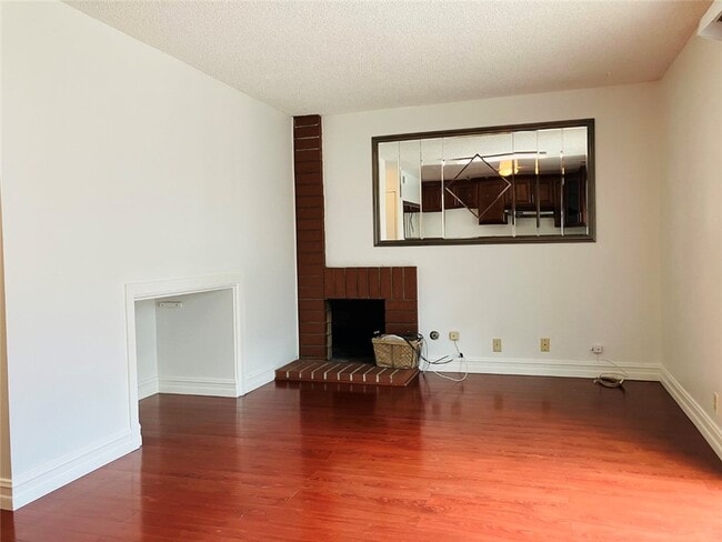 Building Photo - 3205 S Townsend St