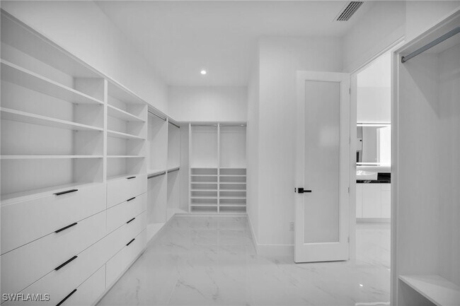 Building Photo - 4016 Chiquita Blvd S