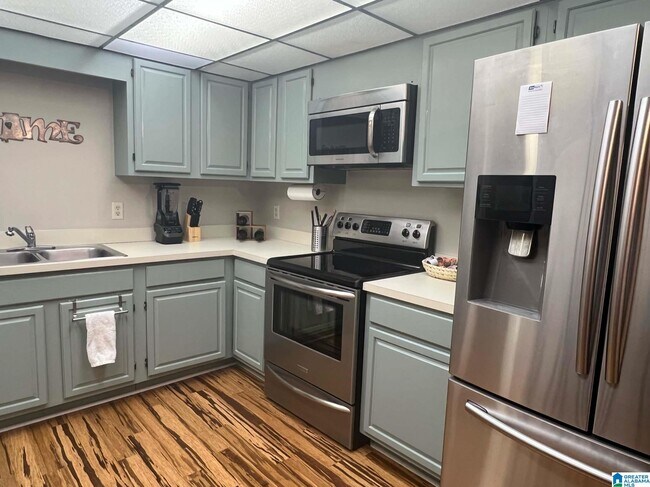 Building Photo - 1120 Beacon Pkwy W