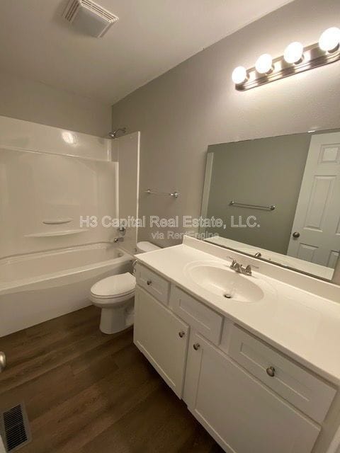 Building Photo - 108 Sunnyside St