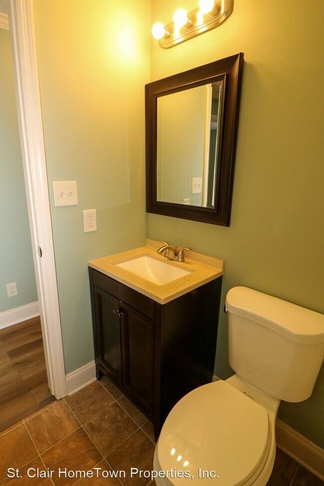 Building Photo - 3 br, 1.5 bath House - 245 Hazelwood Dr