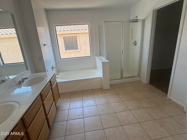 Building Photo - 6416 N 78th Ln