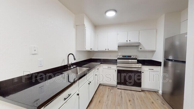 Primary Photo - 2061 Rosamond Ave
