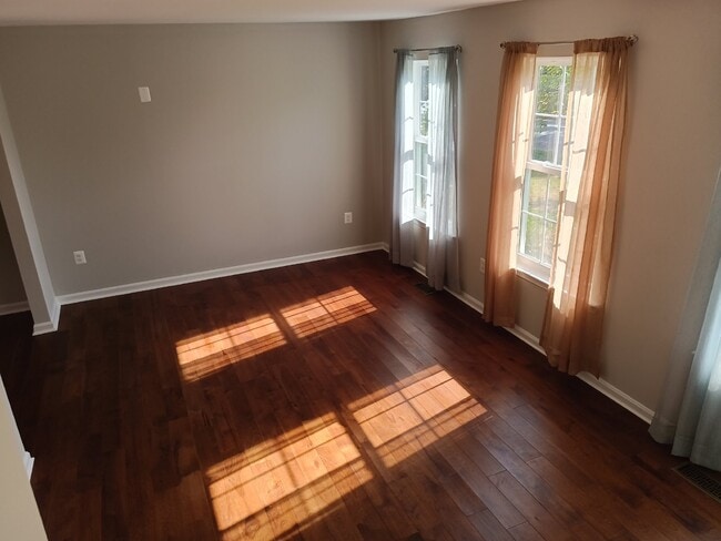 Building Photo - This charming 1,732-square-foot single-family home offers 3 bedrooms and 3 bathrooms, featuring a...