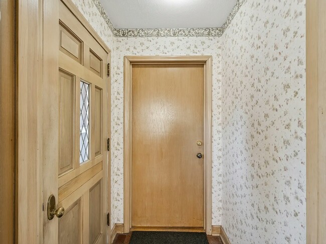 Building Photo - 5212 Bloomington Ave