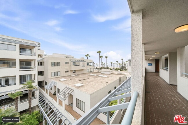 Building Photo - 122 Ocean Park Blvd
