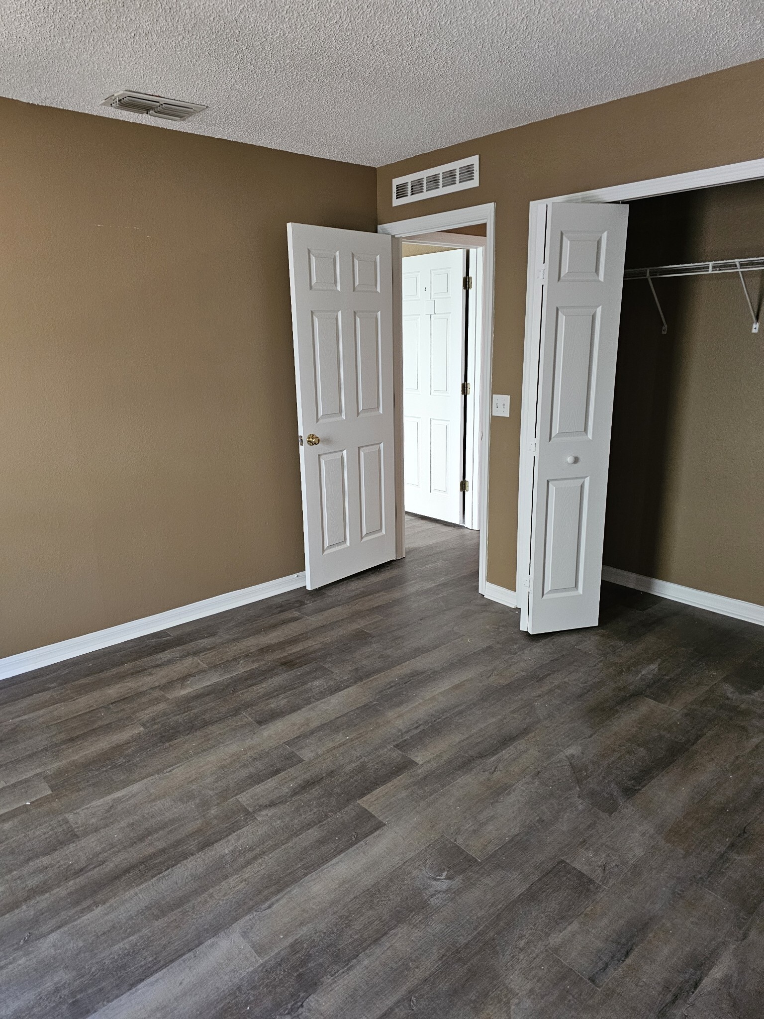 Building Photo - 9316 N Dallas Way