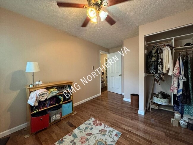 Building Photo - 2816 Raymond Ct