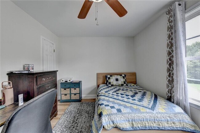 Building Photo - 6604 Destiny Dr SE