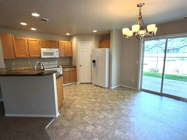 Building Photo - Beautiful 3 be 2 bath home with office in Meridian just off Locust Grove and Amity