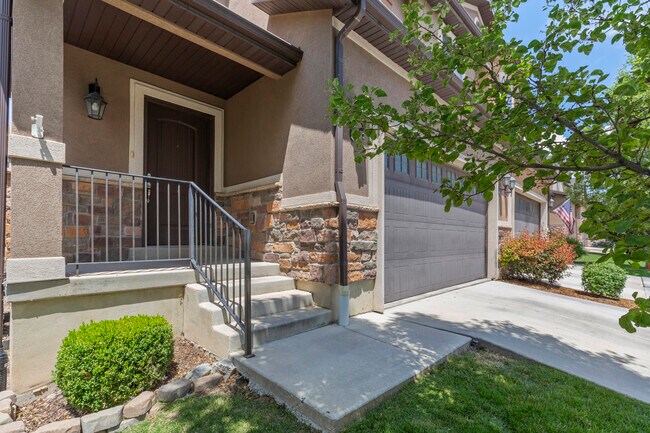 Building Photo - 2668 Cottonwood Dr