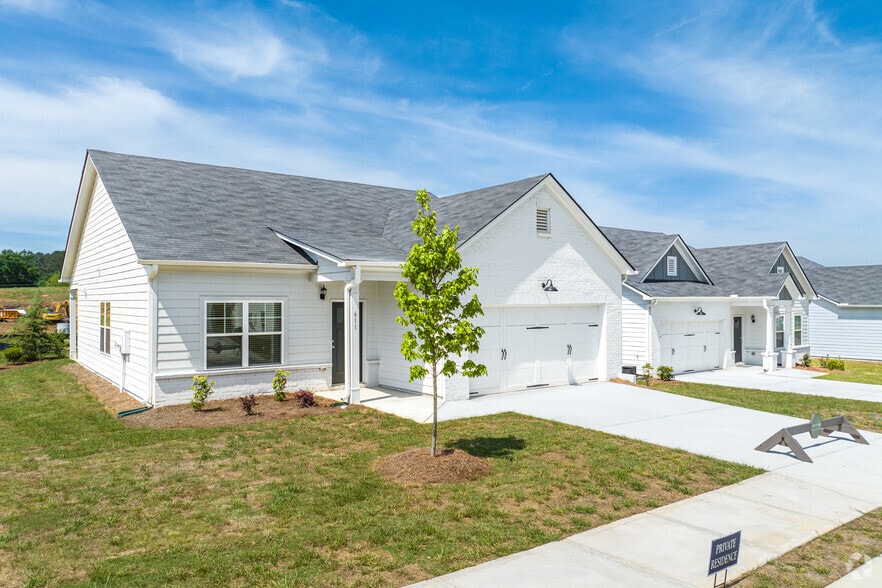 Primary Photo - North Pointe