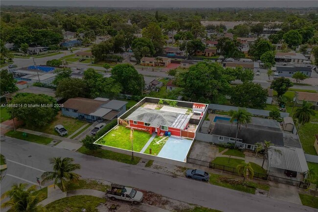 Building Photo - 3230 NW 171st Ter # House MIAMI GARDENS, F...