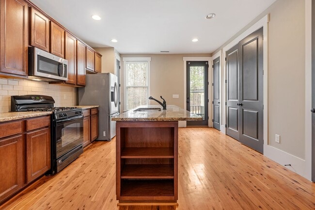 Building Photo - 3 Bedroom Briar Chapel Home - Available Now!