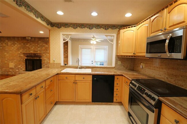 Building Photo - 7911 Fawn Terrace Dr