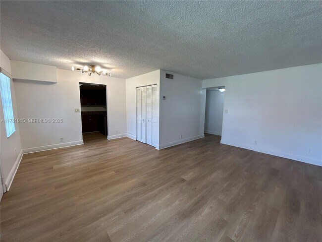 Building Photo - 1201 SW 50th Ave