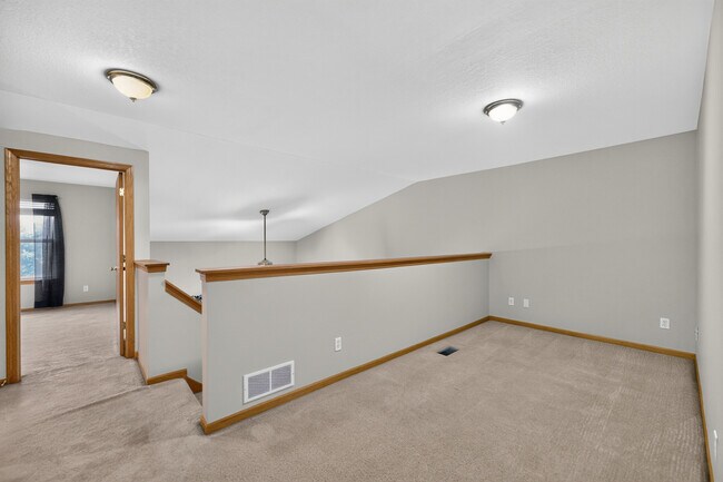 Building Photo - 1110 Rose Dr