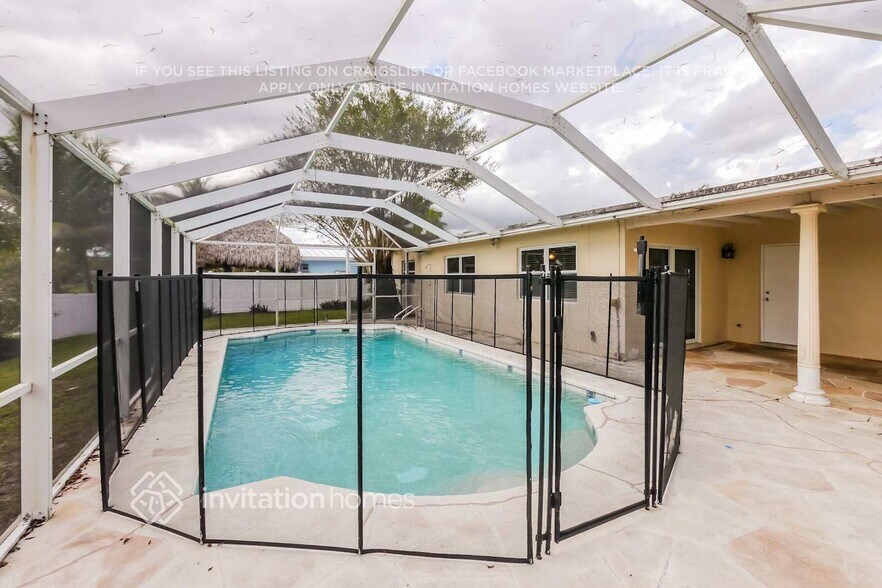 Building Photo - 10320 NW 18th Pl