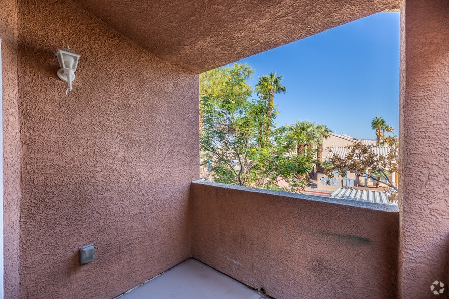 2BR, 2BA - 928SF - Patio/Balcony - PCB-Pecos Creek Blue