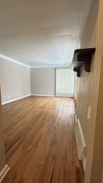 Living Room - 18805 Maple Heights Blvd