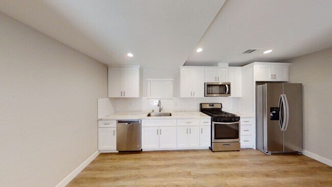 Building Photo - 3BD/1BA on 63rd! (Lease out, pending signatures. Check back in a few days!)